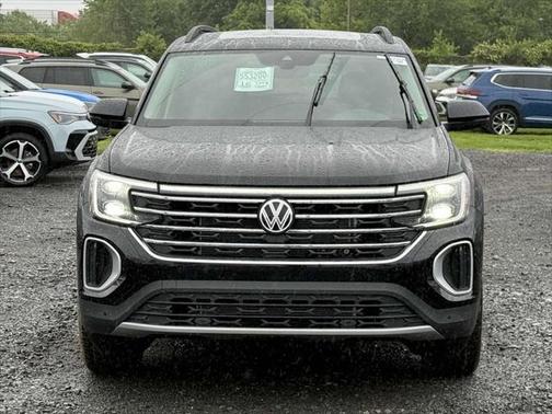2025 Volkswagen Atlas 2.0T SE w/Technology 4MOTION