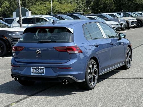 2025 Volkswagen Golf GTI 2.0T SE DSG