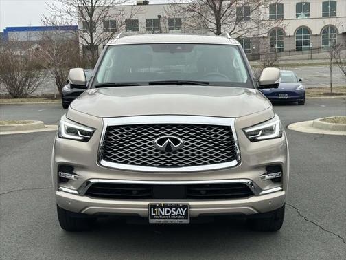 2023 INFINITI QX80 Luxe