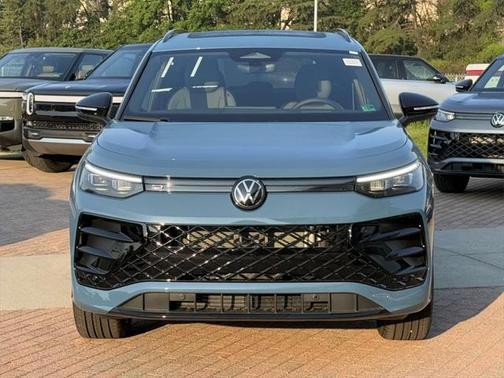 2025 Volkswagen Tiguan 2.0T SE R-Line Black 4MOTION