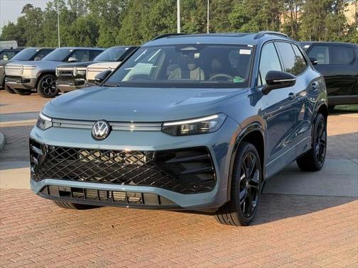 2025 Volkswagen Tiguan 2.0T SE R-Line Black 4MOTION