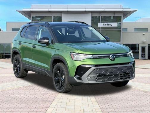 2025 Volkswagen Taos 1.5T SE Black