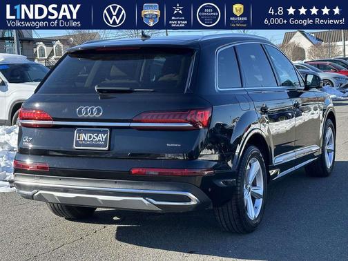 2022 Audi Q7 45 Premium Plus