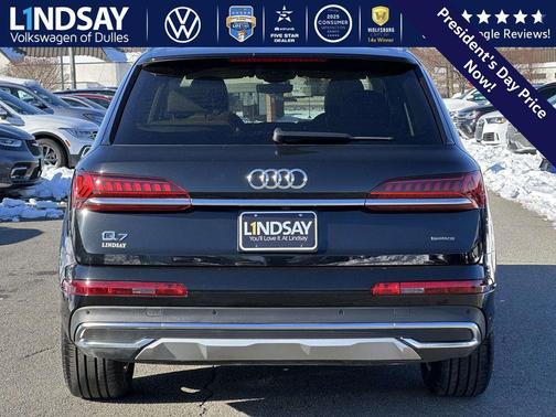 2022 Audi Q7 45 Premium Plus