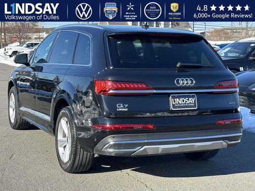 2022 Audi Q7 45 Premium Plus