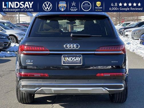 2022 Audi Q7 45 Premium Plus