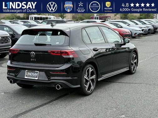 2025 Volkswagen Golf GTI 2.0T SE DSG