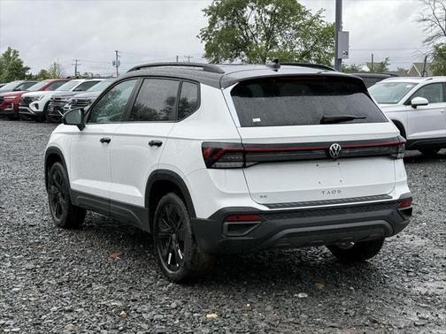 2025 Volkswagen Taos 1.5T SE Black