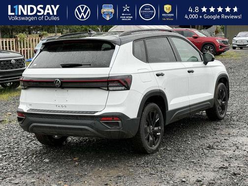 2025 Volkswagen Taos 1.5T SE Black