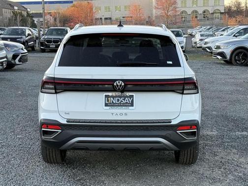 2025 Volkswagen Taos 1.5T SE