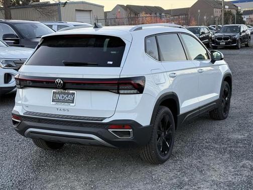 2025 Volkswagen Taos 1.5T SE