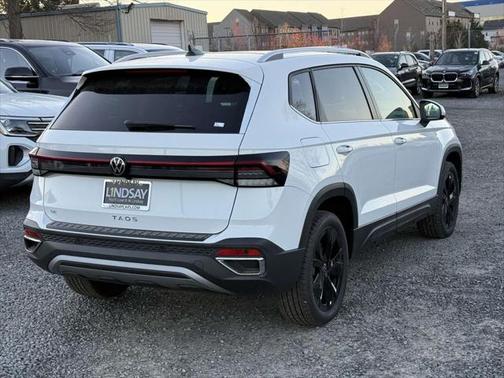 2025 Volkswagen Taos 1.5T SE