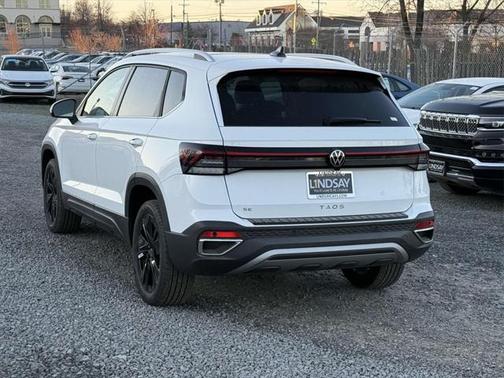2025 Volkswagen Taos 1.5T SE