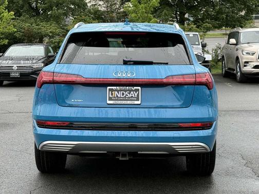 2019 Audi e-tron Premium Plus