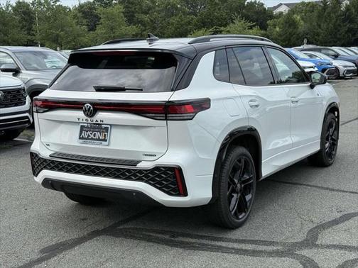 2025 Volkswagen Tiguan 2.0T SE R-Line Black 4MOTION