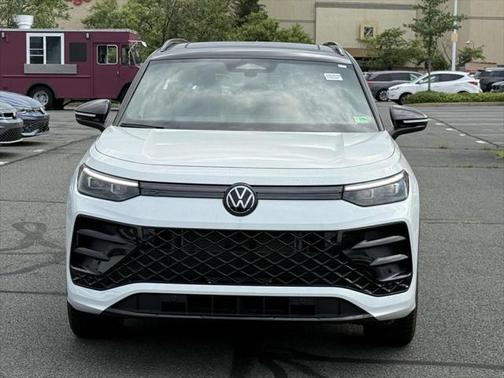 2025 Volkswagen Tiguan 2.0T SE R-Line Black 4MOTION