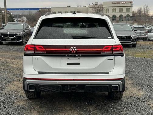 2025 Volkswagen Atlas 2.0T Peak Edition