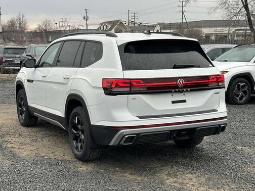 2025 Volkswagen Atlas 2.0T Peak Edition