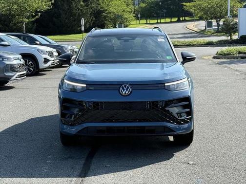 2025 Volkswagen Tiguan 2.0T SE R-Line Black 4MOTION