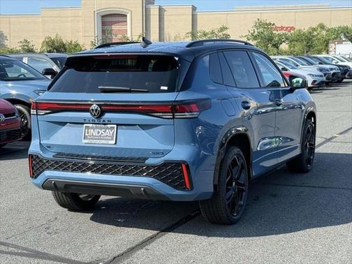 2025 Volkswagen Tiguan 2.0T SE R-Line Black 4MOTION