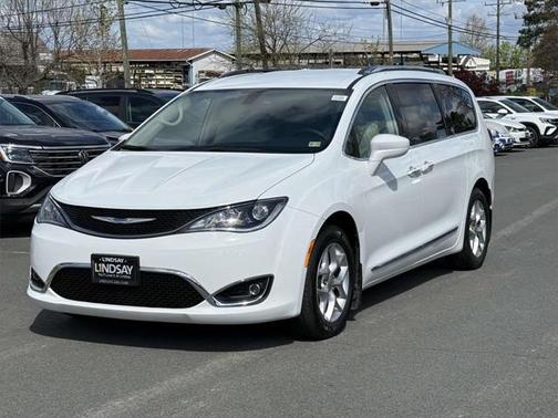 2018 Chrysler Pacifica Touring-L Plus