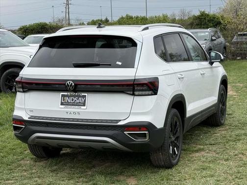 2025 Volkswagen Taos 1.5T SE