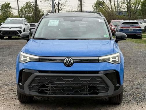 2025 Volkswagen Taos 1.5T SE Black