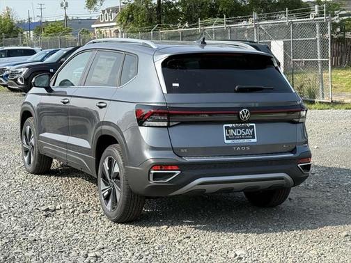2025 Volkswagen Taos 1.5T SE