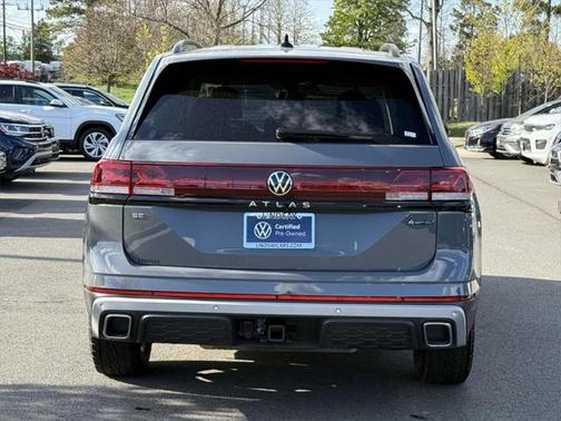2024 Volkswagen Atlas 2.0T SE w/Technology 4MOTION