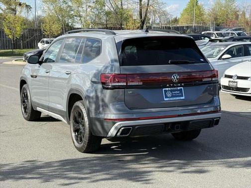 2024 Volkswagen Atlas 2.0T SE w/Technology 4MOTION