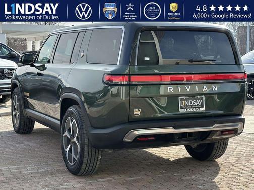 2023 Rivian R1S Adventure