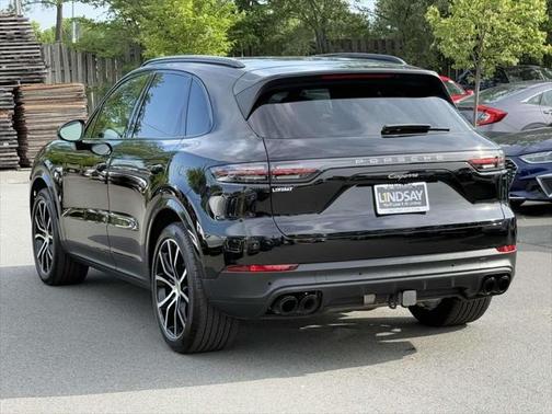 2023 Porsche Cayenne Platinum Edition