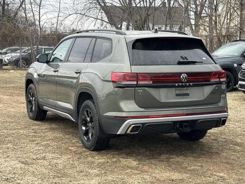 2025 Volkswagen Atlas 2.0T Peak Edition