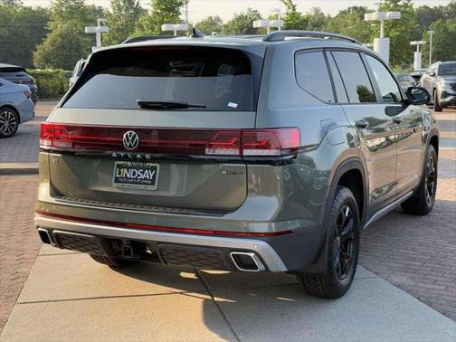 2025 Volkswagen Atlas 2.0T Peak Edition