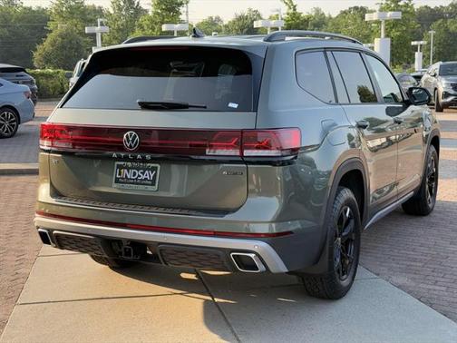 2025 Volkswagen Atlas 2.0T Peak Edition