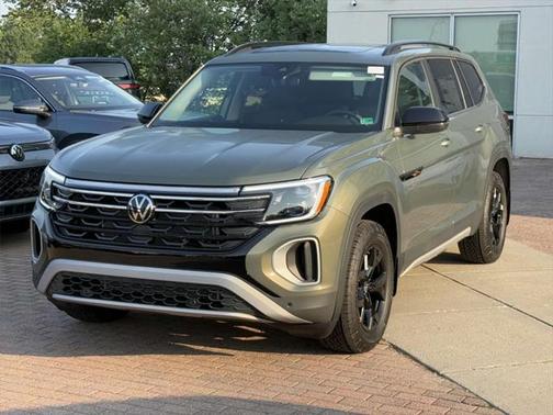 2025 Volkswagen Atlas 2.0T Peak Edition