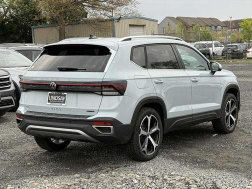 2025 Volkswagen Taos 1.5T SEL