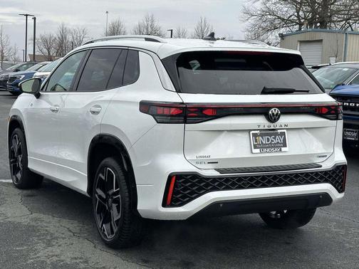 2026 Volkswagen Tiguan 2.0T SEL R-Line 4MOTION