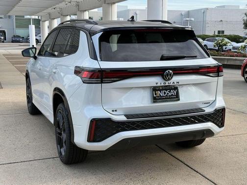 2025 Volkswagen Tiguan 2.0T SE R-Line Black 4MOTION