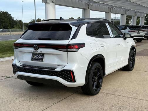 2025 Volkswagen Tiguan 2.0T SE R-Line Black 4MOTION