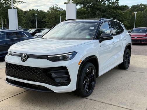 2025 Volkswagen Tiguan 2.0T SE R-Line Black 4MOTION