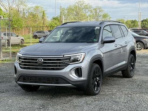 2025 Volkswagen Atlas 2.0T SE w/Technology 4MOTION