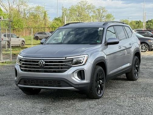 2025 Volkswagen Atlas 2.0T SE w/Technology 4MOTION