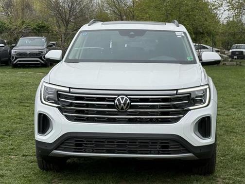 2025 Volkswagen Atlas 2.0T SE w/Technology 4MOTION