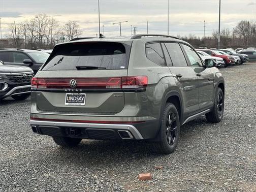 2025 Volkswagen Atlas 2.0T Peak Edition