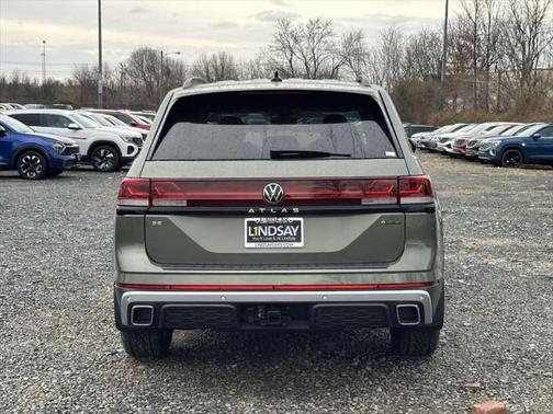 2025 Volkswagen Atlas 2.0T Peak Edition