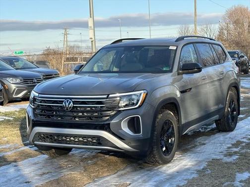 2025 Volkswagen Atlas 2.0T Peak Edition