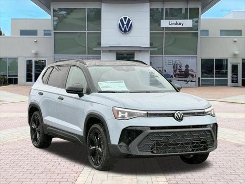 2025 Volkswagen Taos 1.5T SE Black