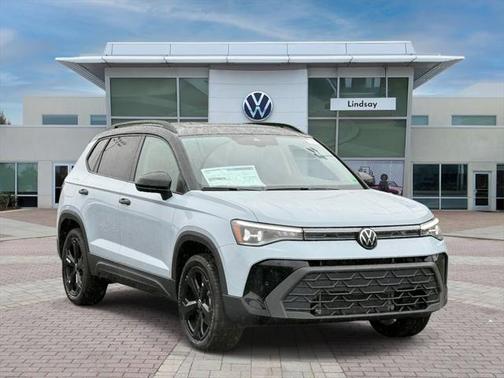 2025 Volkswagen Taos 1.5T SE Black