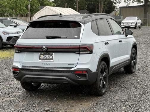 2025 Volkswagen Taos 1.5T SE Black